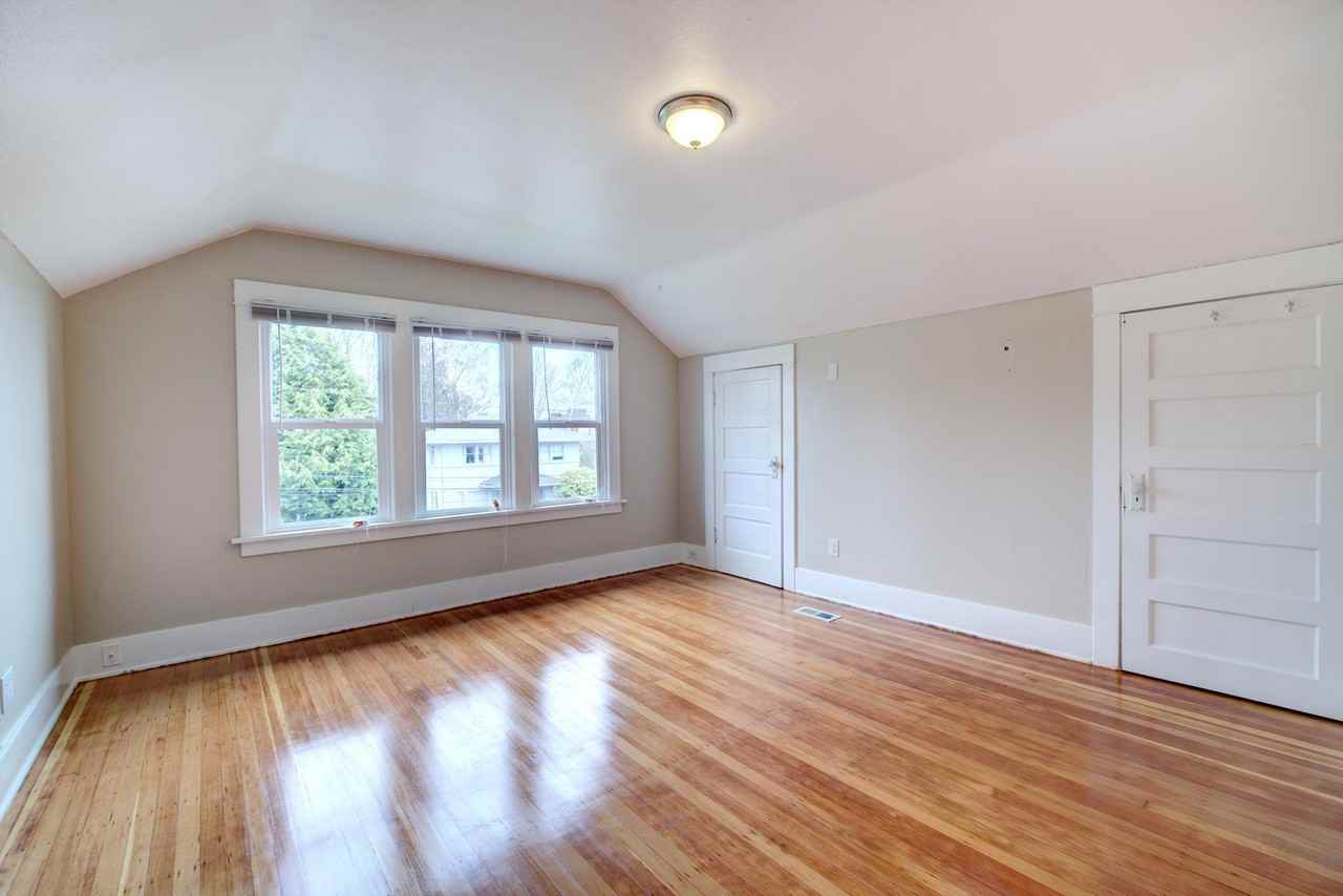 5007 8th Ave Ne - Photo 2 of 26