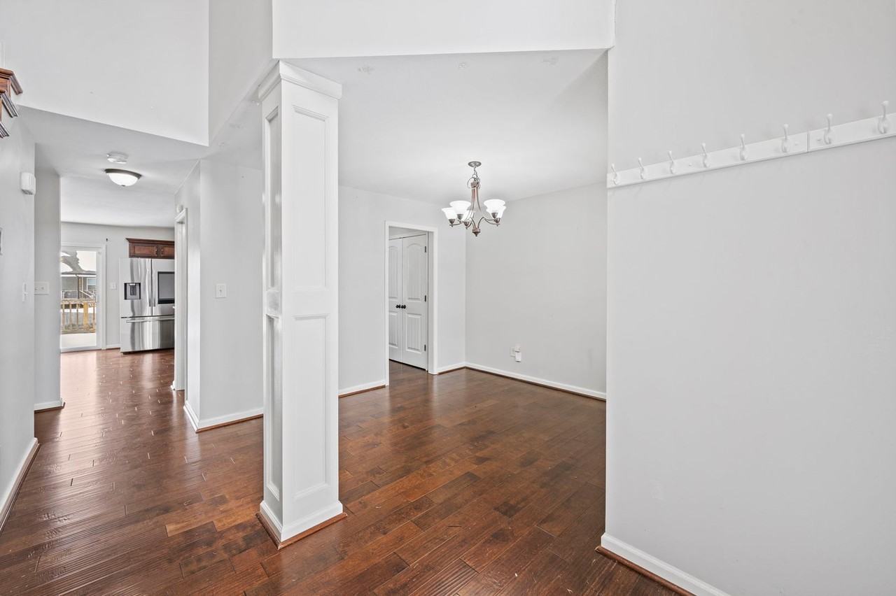 1069 Castlerock Dr - Photo 4 of 37