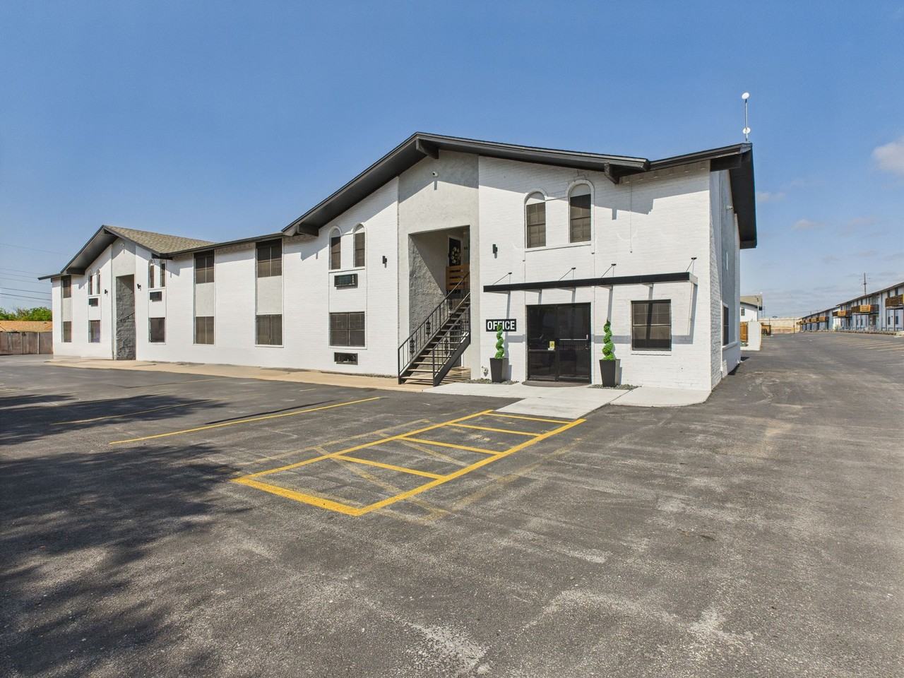 The Landing - Photo 3 of 13