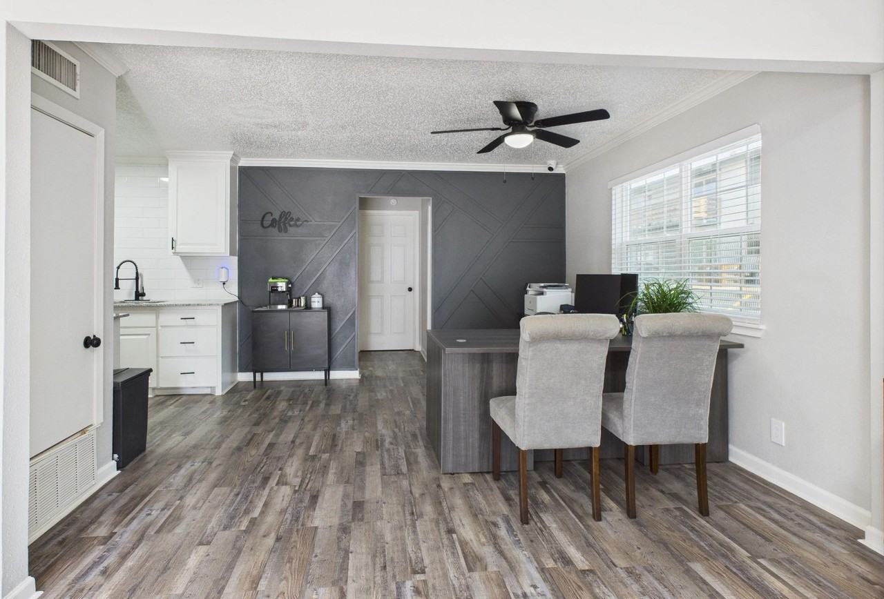 The Landing - Photo 5 of 13