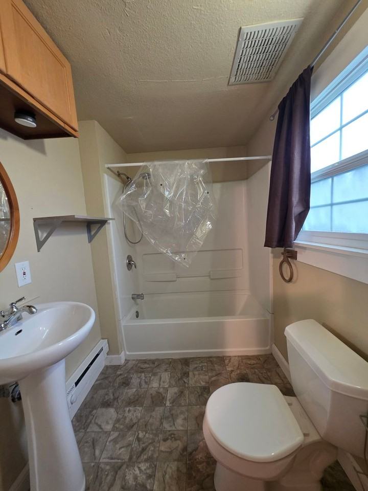 1923 S A St - Photo 3 of 4