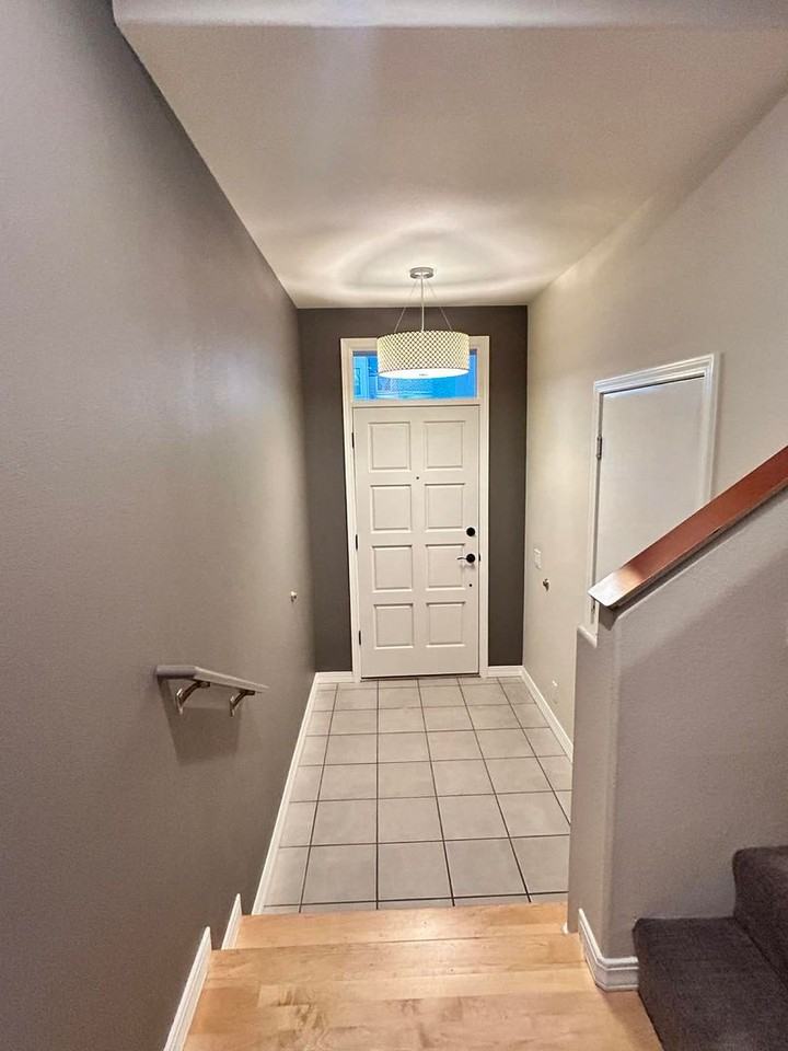 834 E Riverpark Ln - Photo 4 of 25