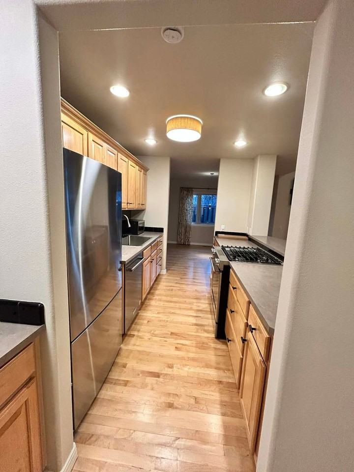 834 E Riverpark Ln - Photo 6 of 25