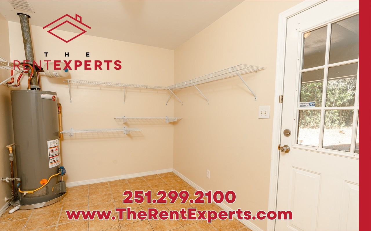 5466 Vanderbilt Dr N - Photo 3 of 25