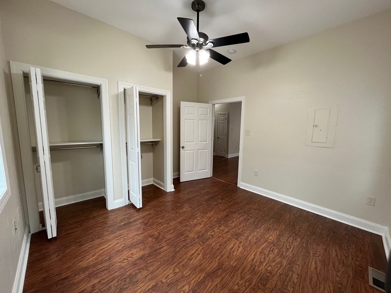 910 Portland St #1 - Photo 4 of 21