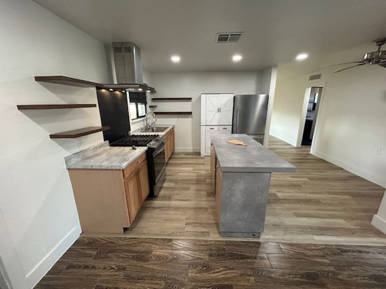 2324 S Sallee St - Photo 5 of 12