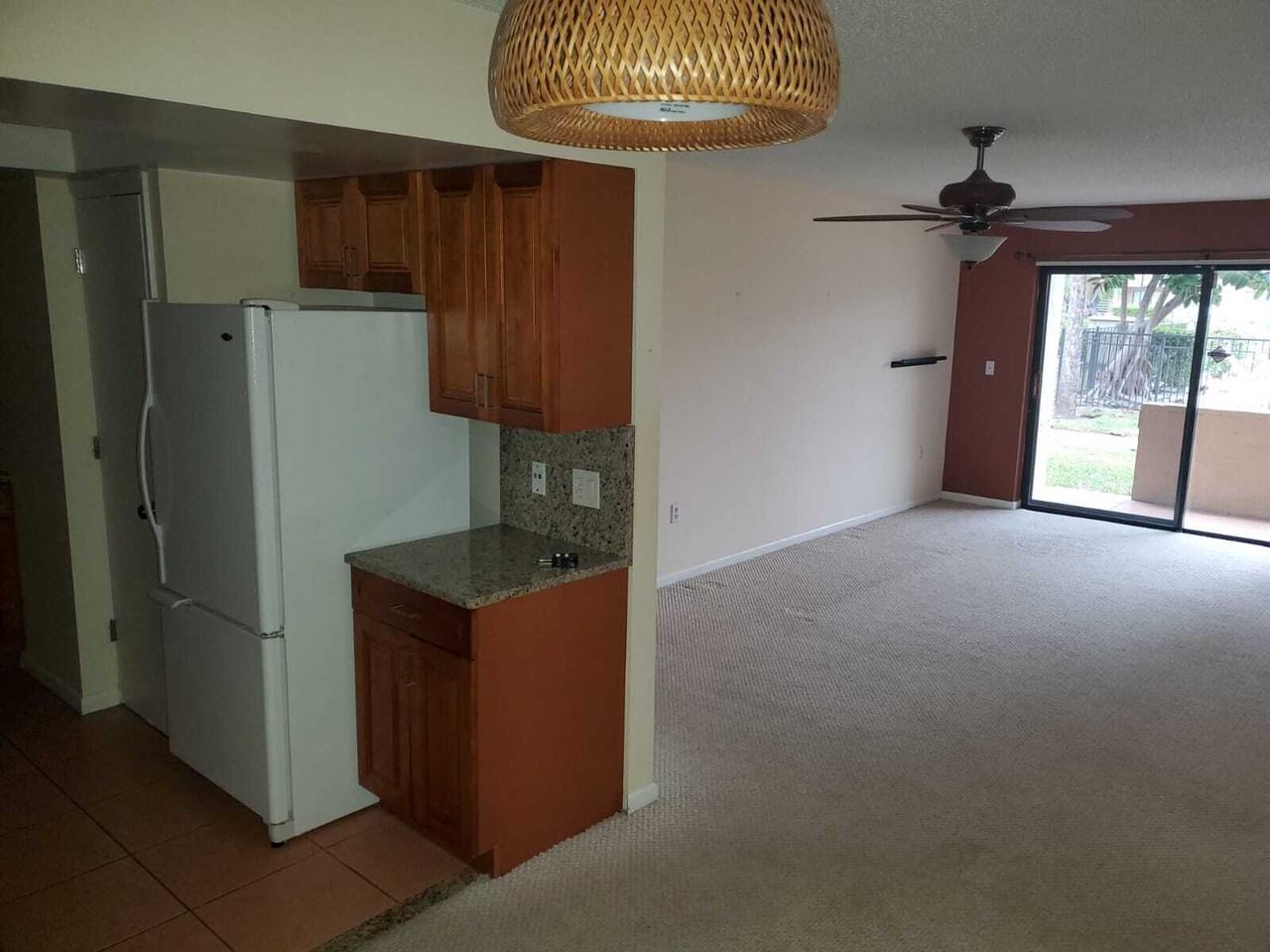 5333 Vineland Rd #1 - Photo 7 of 10