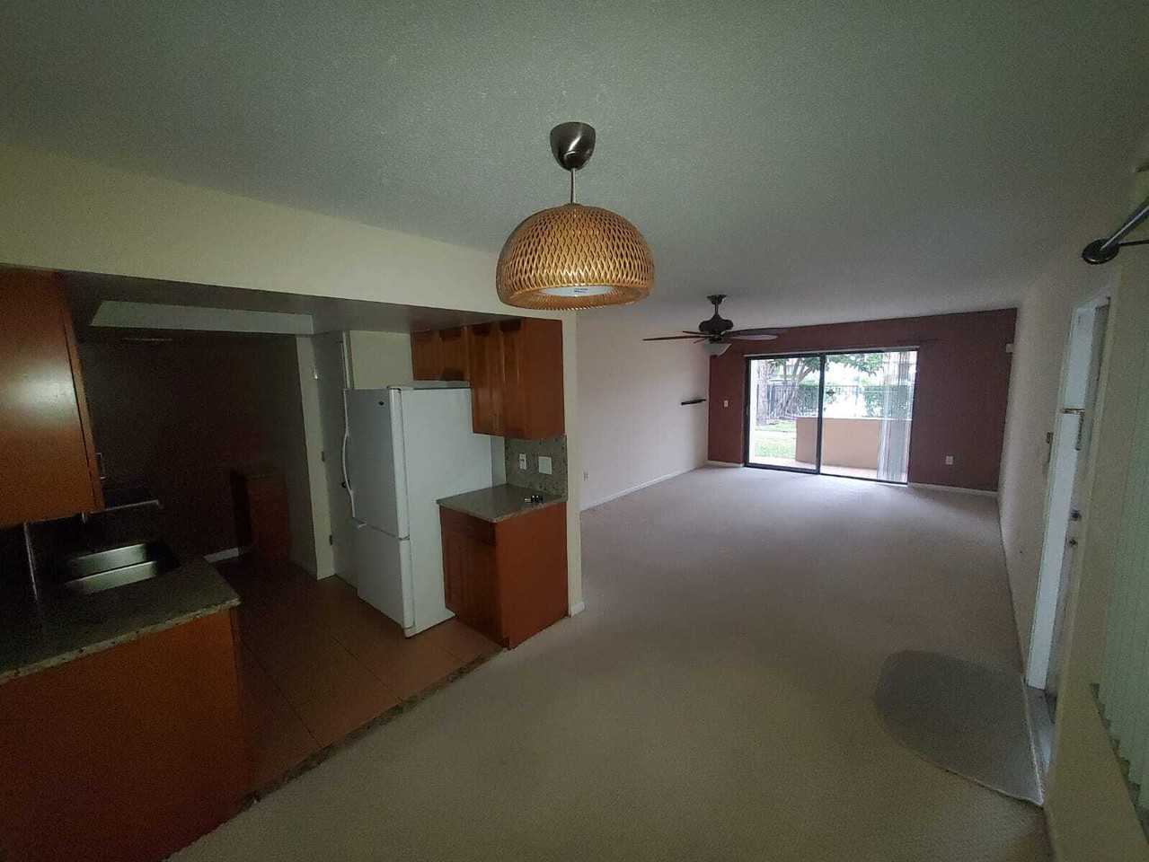 5333 Vineland Rd #1 - Photo 4 of 10