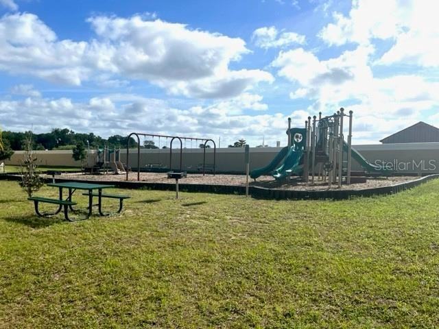 436 Washington Palm Loop #A - Photo 4 of 16