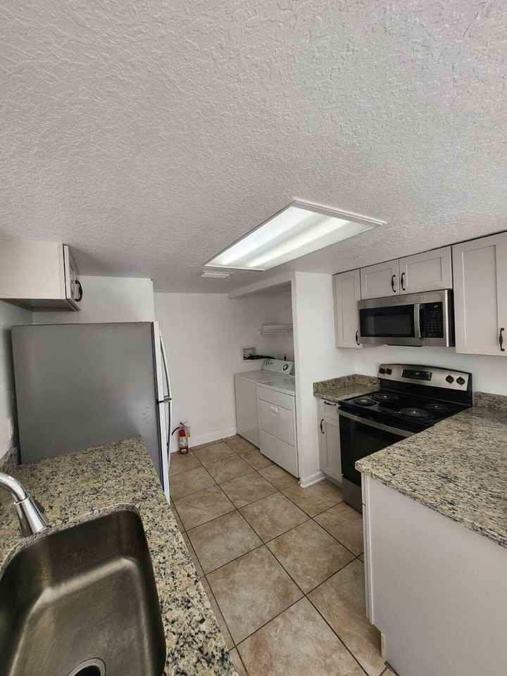 436 Washington Palm Loop #A - Photo 2 of 16