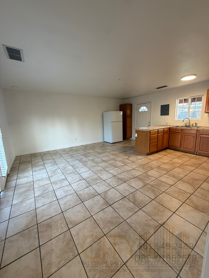 2814 16th St - Photo 6 of 9