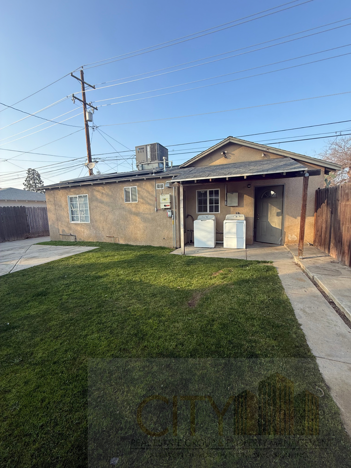 2814 16th St - Photo 7 of 9