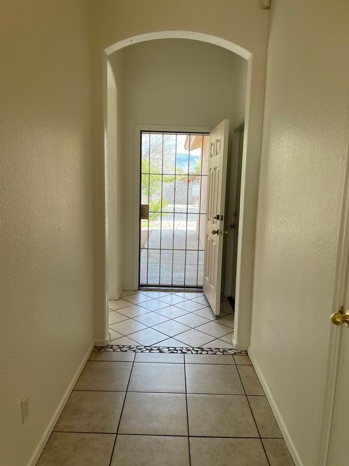 2342 S Via De Dos Arroyos - Photo 4 of 35