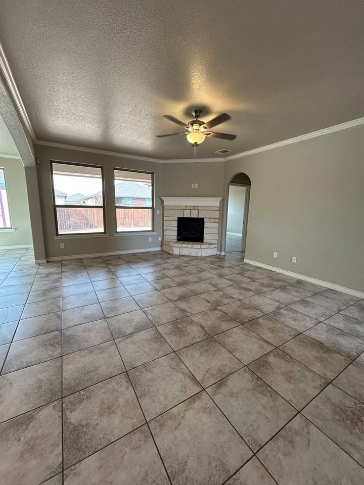 1811 Boise Dr - Photo 4 of 22