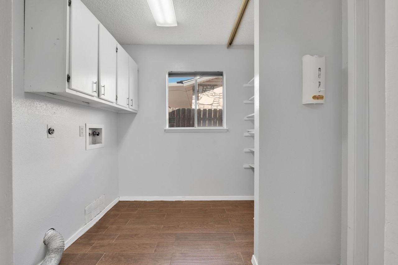 12207 La Charca St - Photo 7 of 22