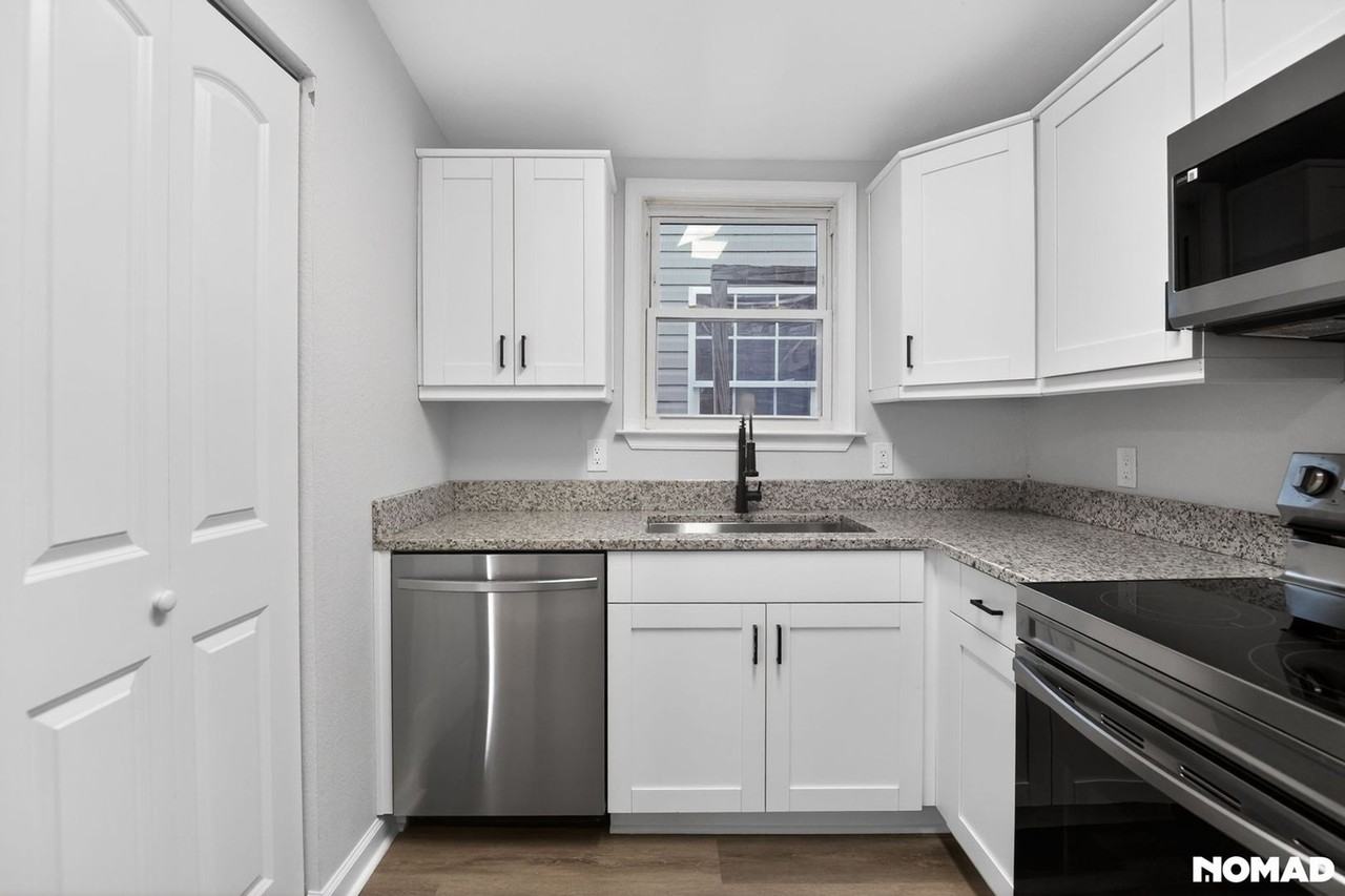 249 Lee St - Photo 6 of 21