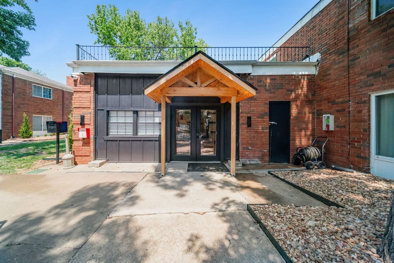 The Elms by ONYX - Photo 3 of 17