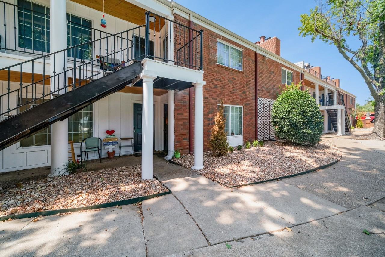 The Elms by ONYX - Photo 6 of 17