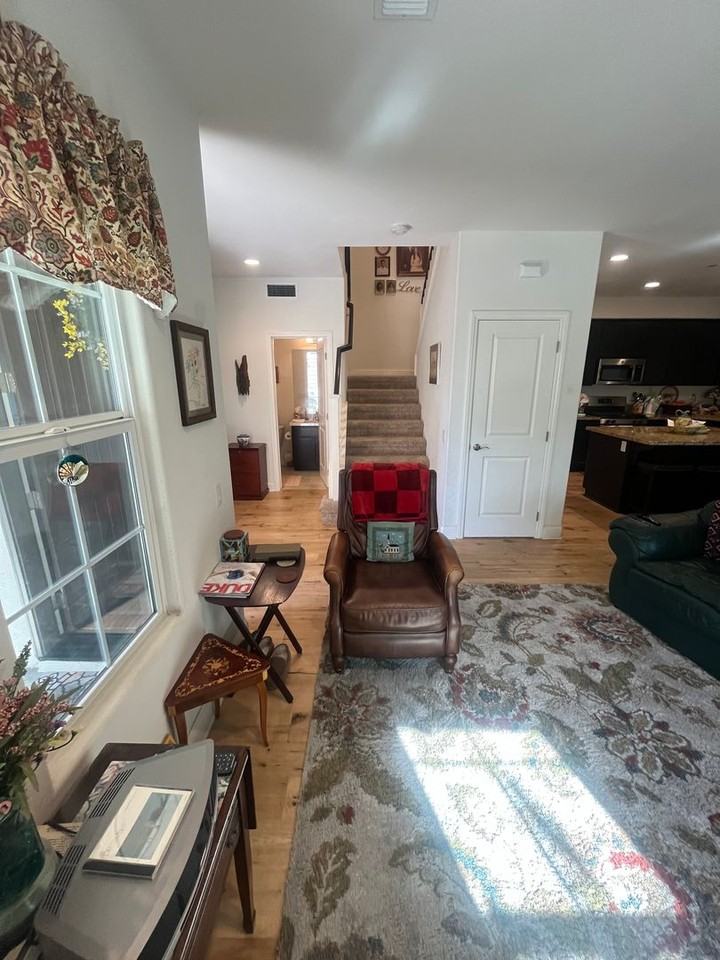 9371 Cadencia Ct - Photo 3 of 11