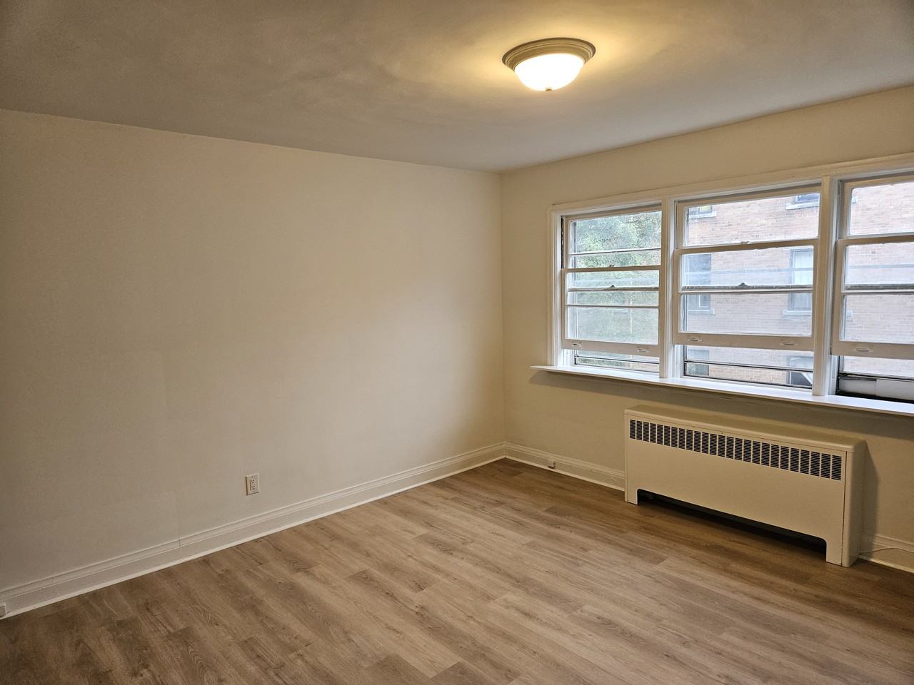 2513 Lake Shore Boulevard West #12 - Photo 6 of 8