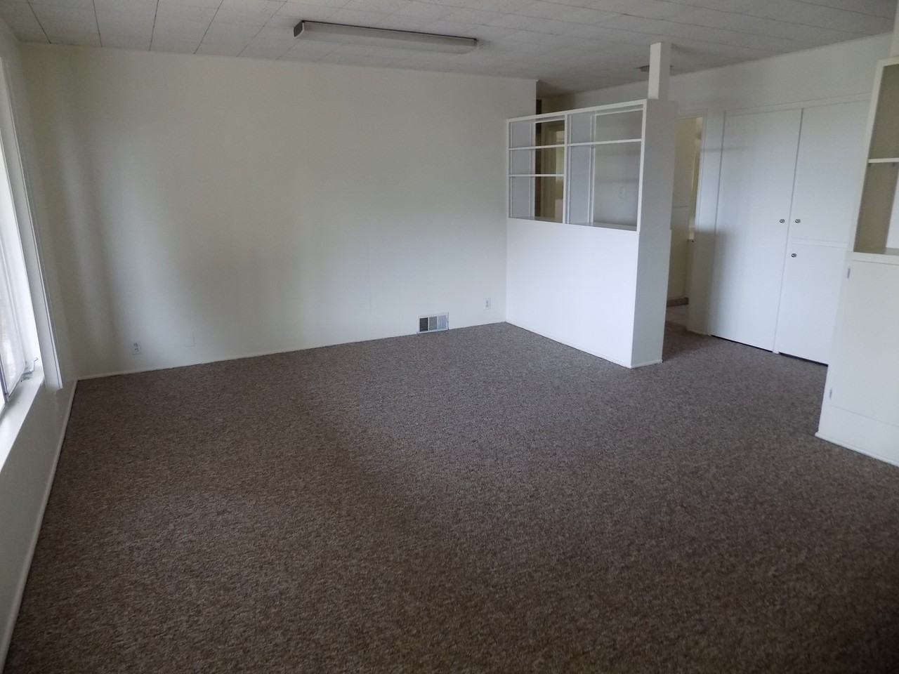 221 Longview Ln - Photo 6 of 10