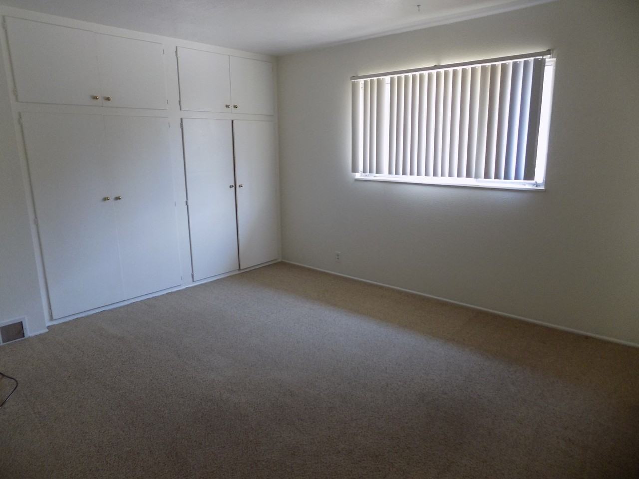 221 Longview Ln - Photo 7 of 10