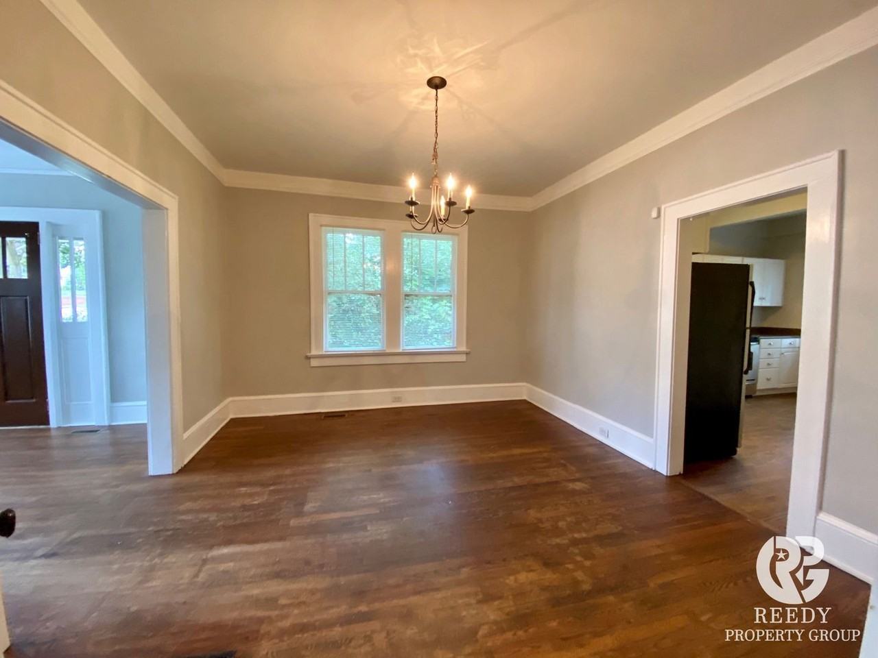 263 Carlisle St - Photo 4 of 16