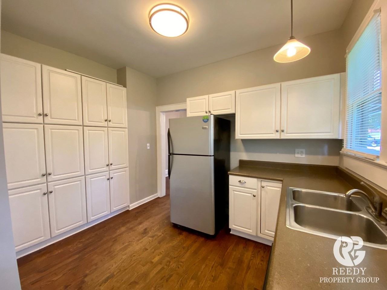 263 Carlisle St - Photo 7 of 16