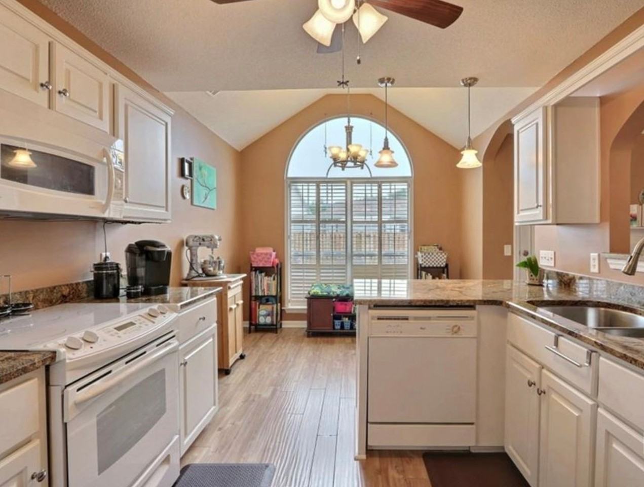 126 Old Whaling Way - Photo 2 of 11