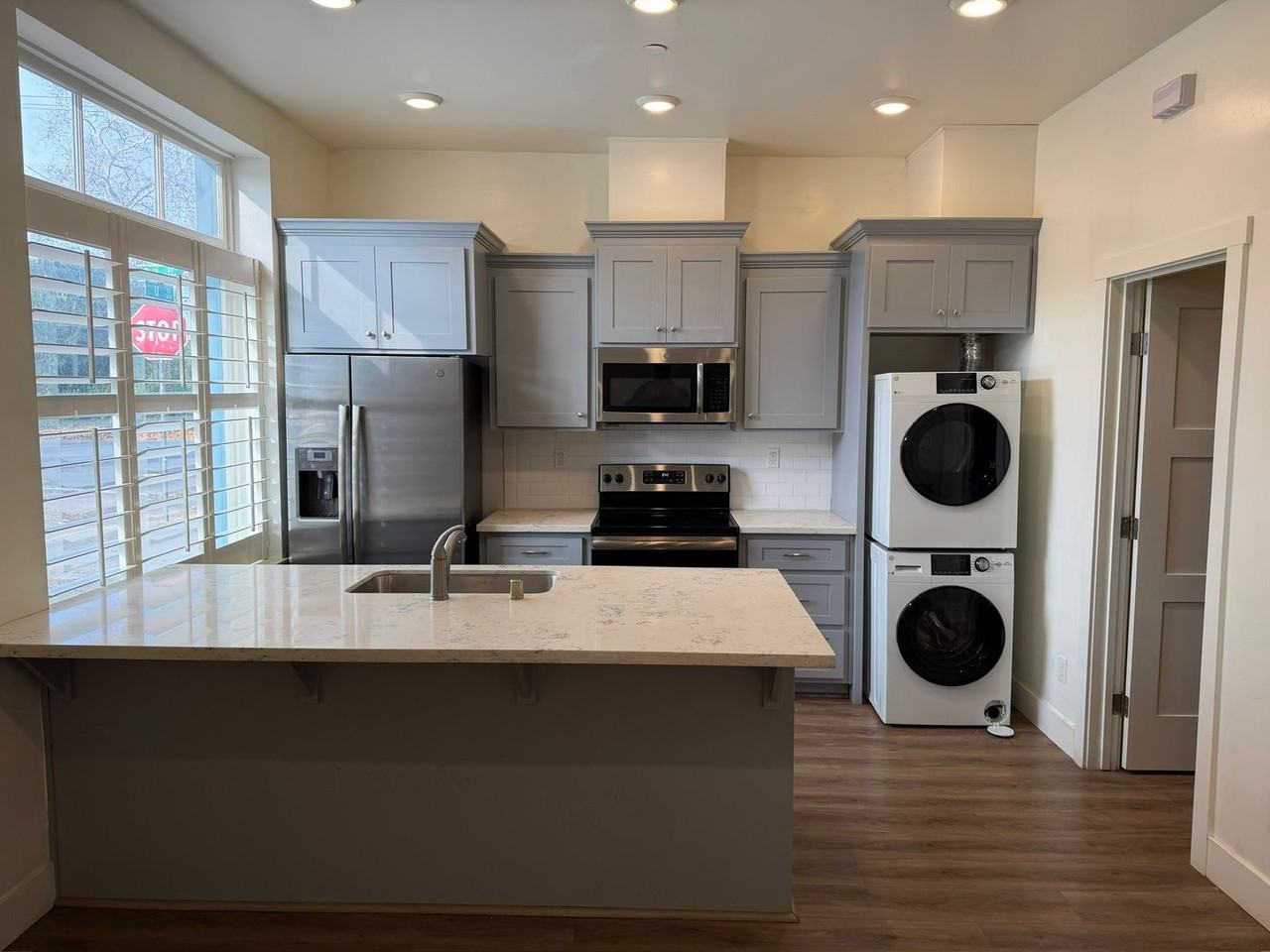 303 U St - Photo 2 of 15