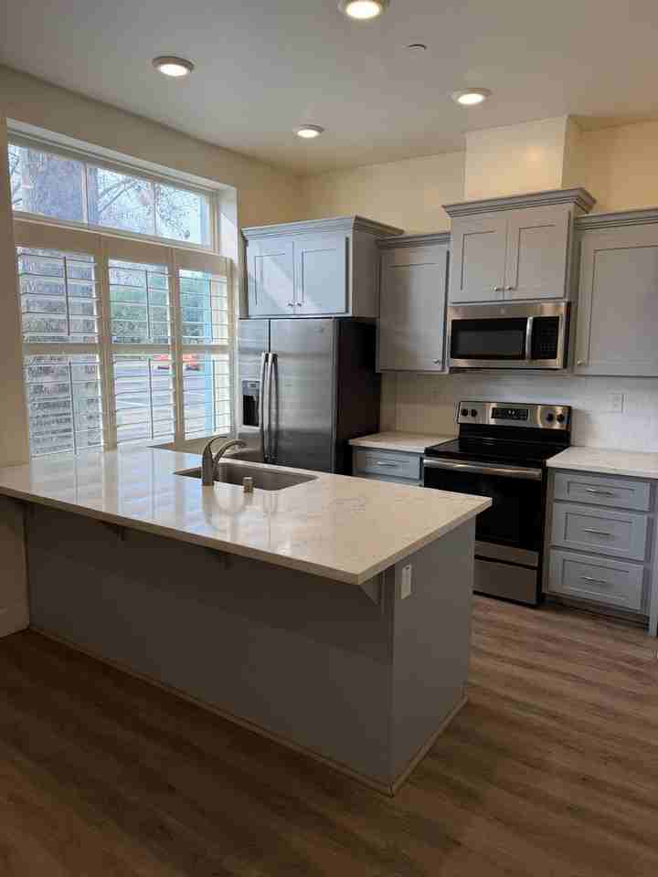 303 U St - Photo 3 of 15