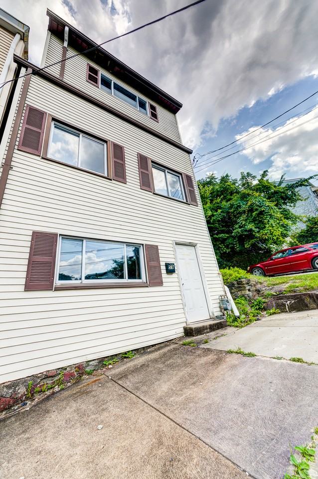 59 Barry St - Photo 2 of 32