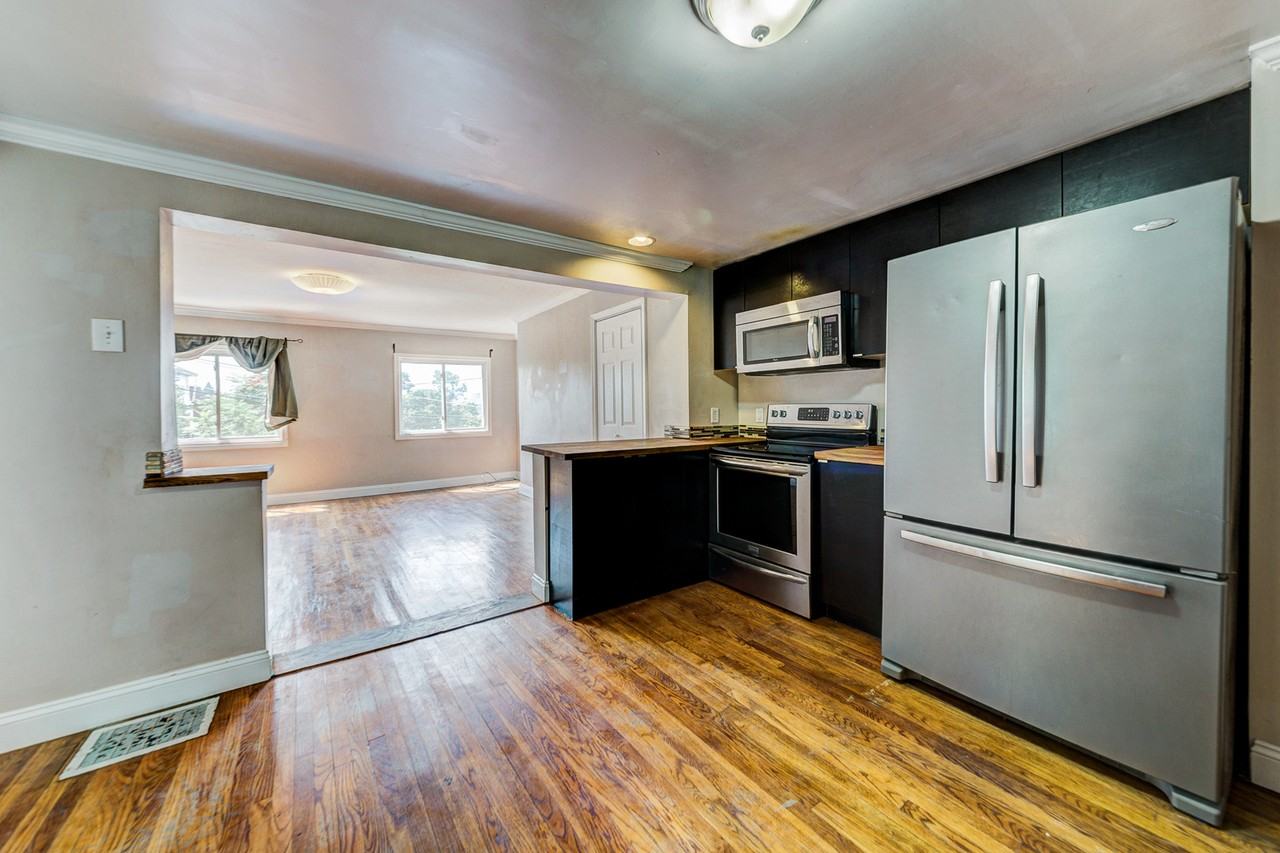 59 Barry St - Photo 5 of 32