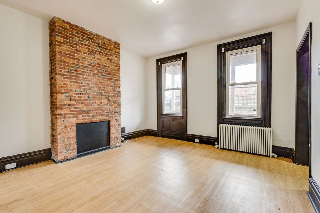 836 Industry St - Photo 6 of 38