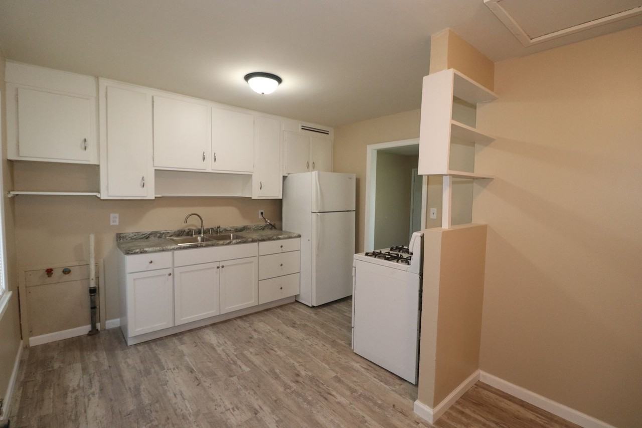 827 N Garfield St - Photo 6 of 27