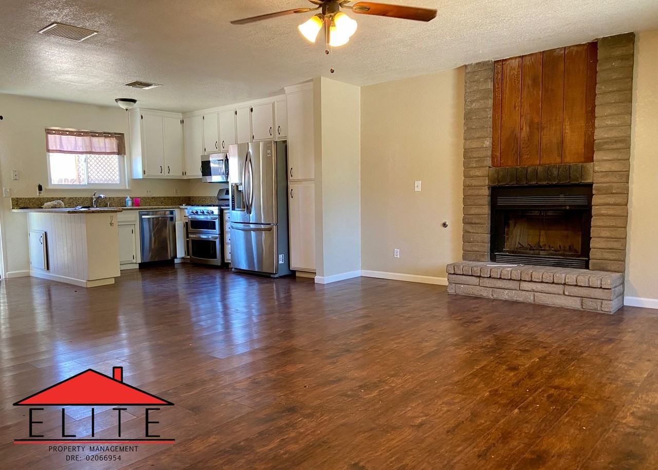 1103 N Mono Ct - Photo 2 of 12