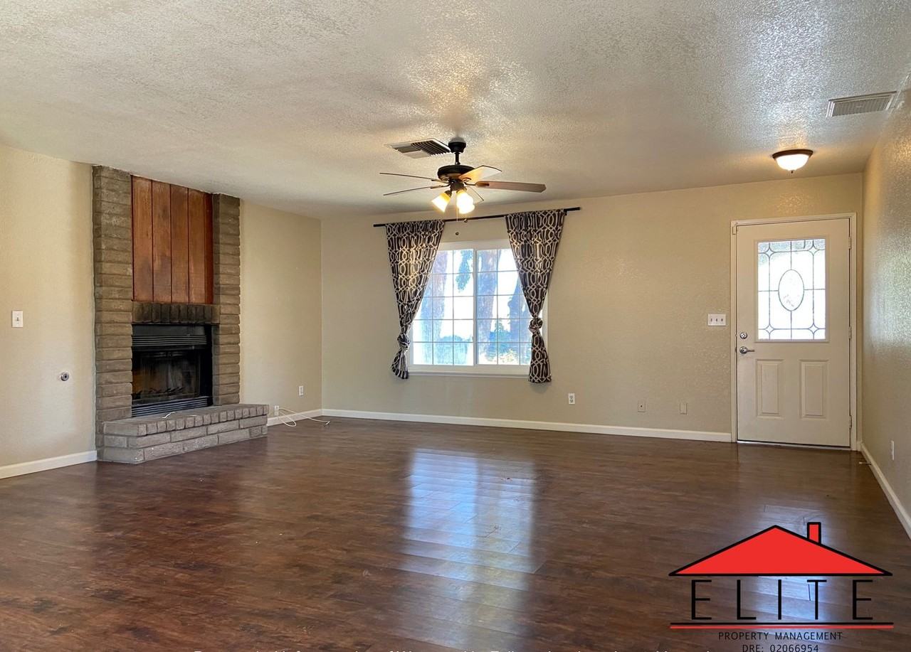 1103 N Mono Ct - Photo 3 of 12