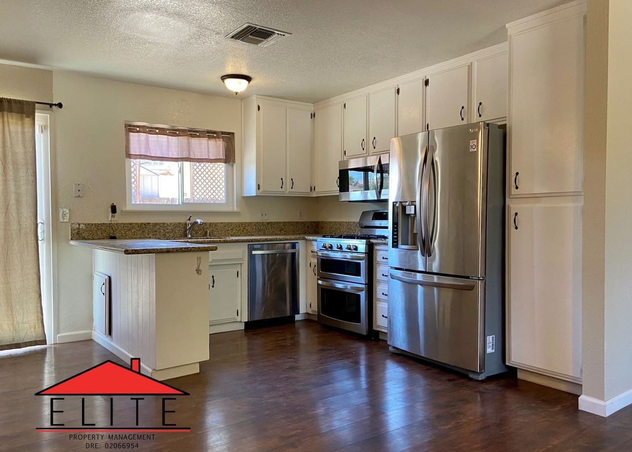 1103 N Mono Ct - Photo 4 of 12