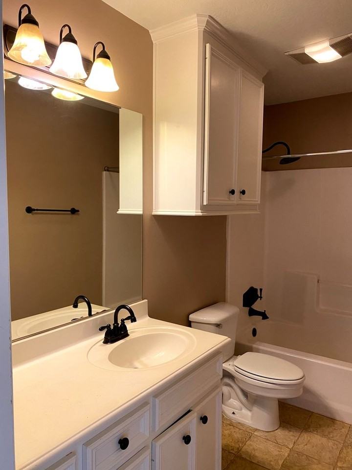 3111 Pleasant Forest Dr - Photo 2 of 32