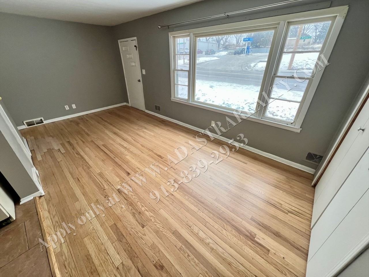 4500 N Brighton Ave - Photo 4 of 12