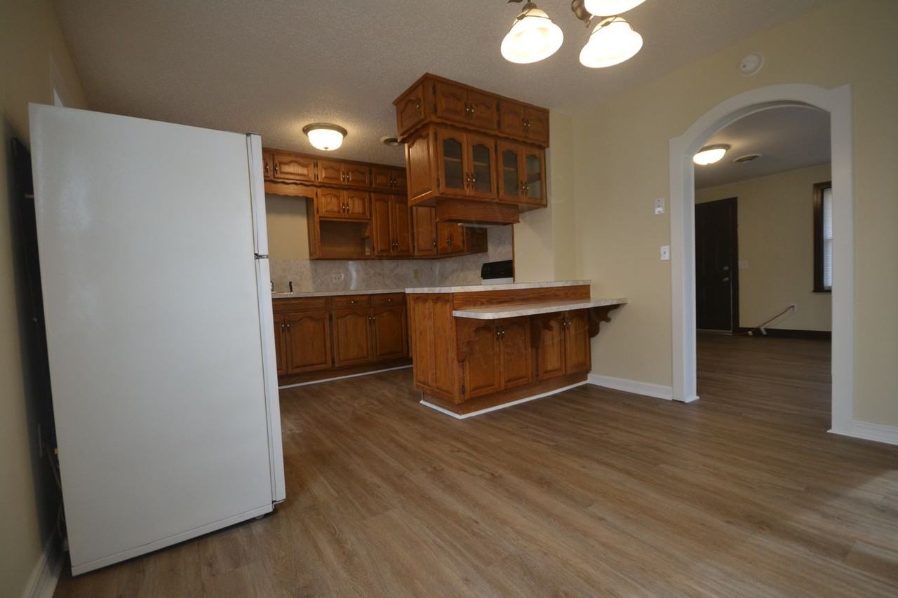 728 E Maupin St - Photo 3 of 12