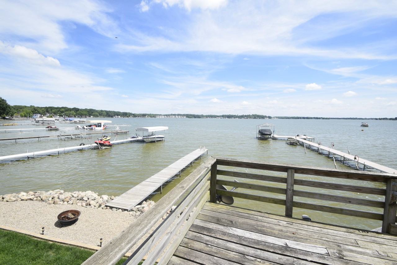 8245B Lake Shore Dr - Photo 2 of 19