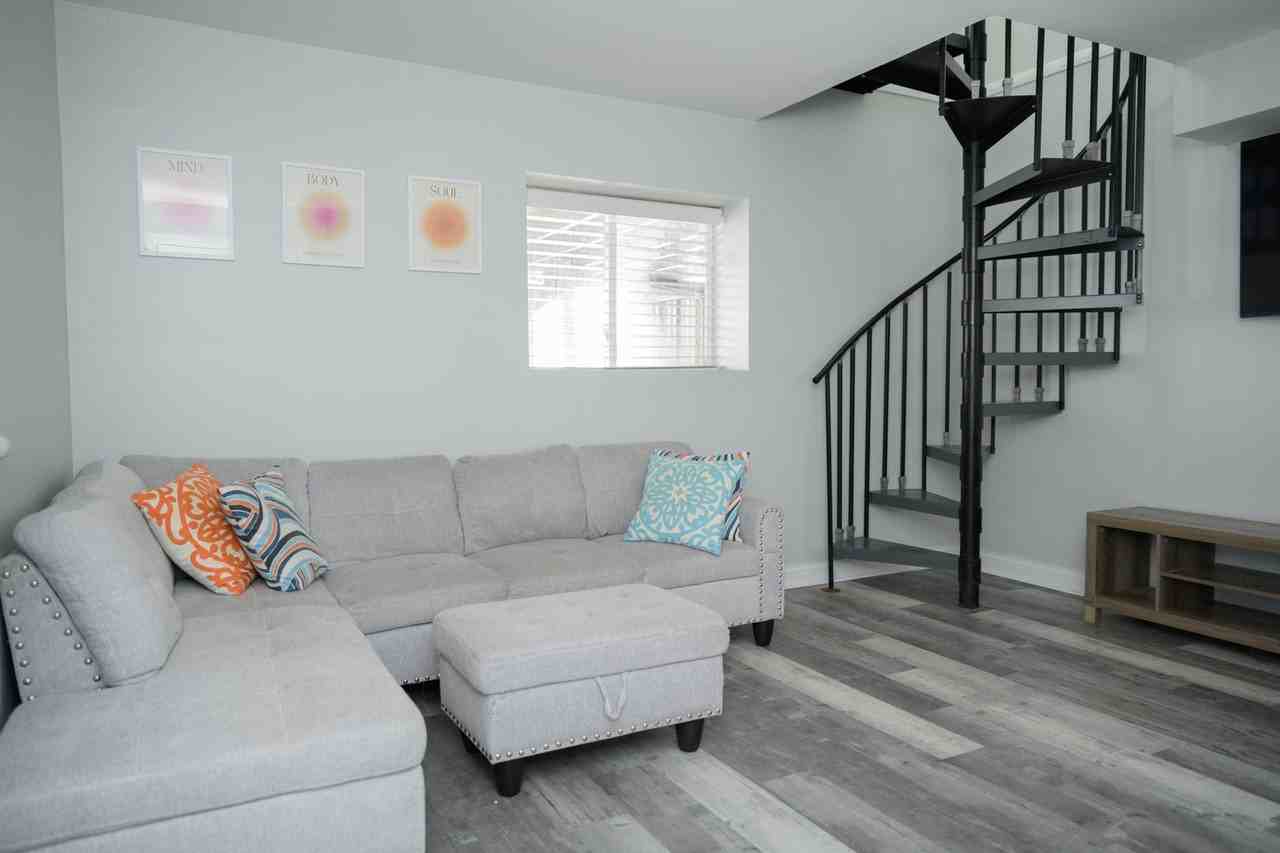 8245B Lake Shore Dr - Photo 3 of 19