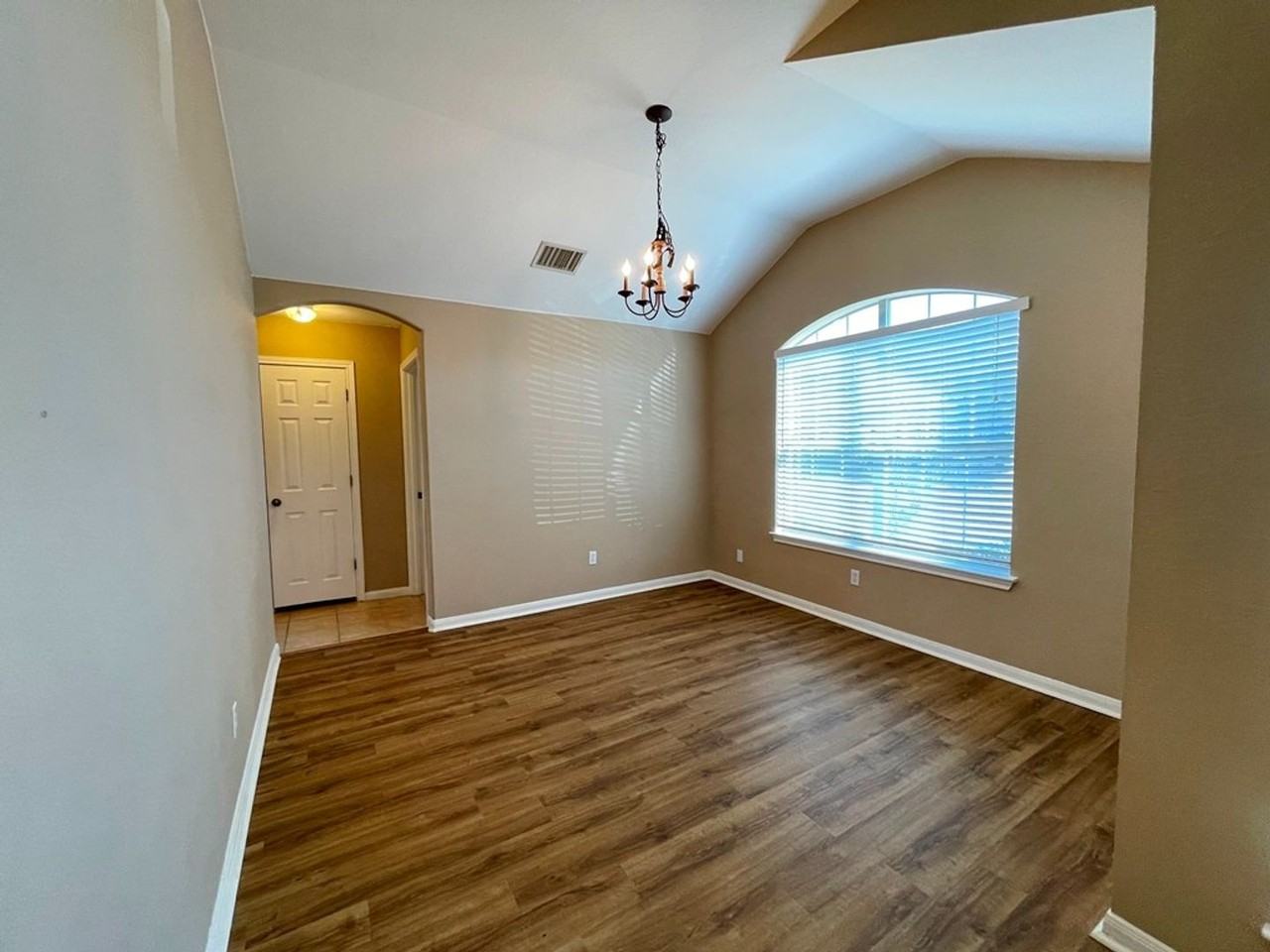 145 Amber Ash Dr - Photo 4 of 38