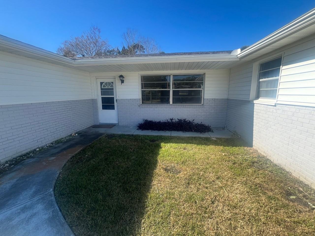 2070 Oriole Ln - Photo 2 of 8