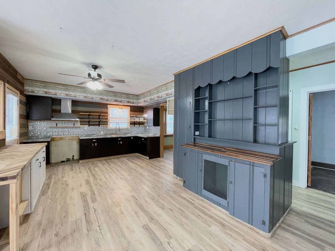 102 E 17th Ave - Photo 6 of 27