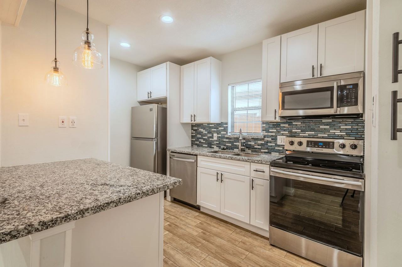 2319 Rosewood St #A - Photo 7 of 17