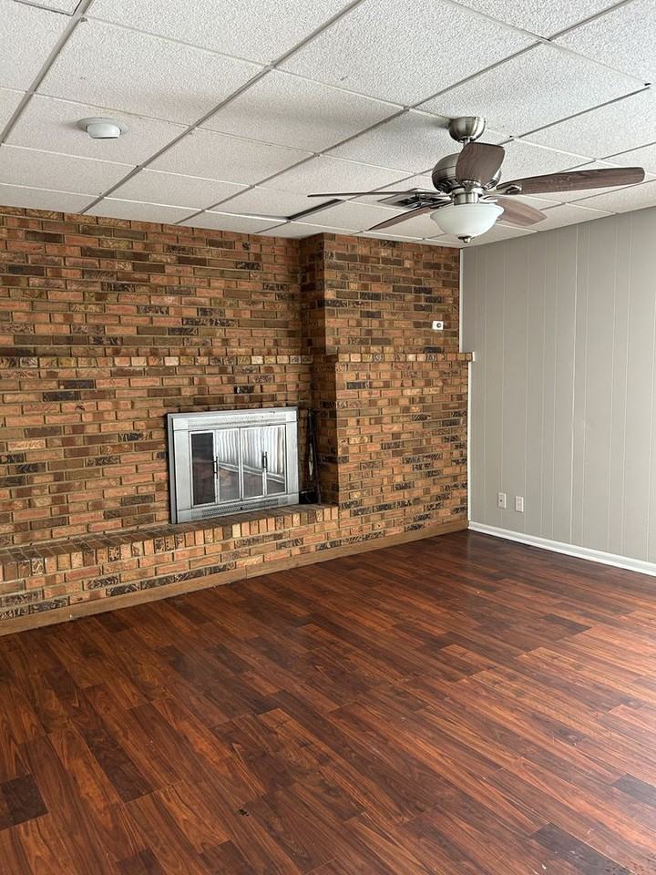 901 Peony Dr - Photo 4 of 10