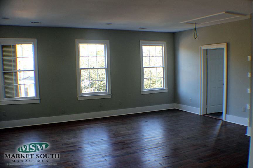 1206 Barnard St #A - Photo 4 of 12