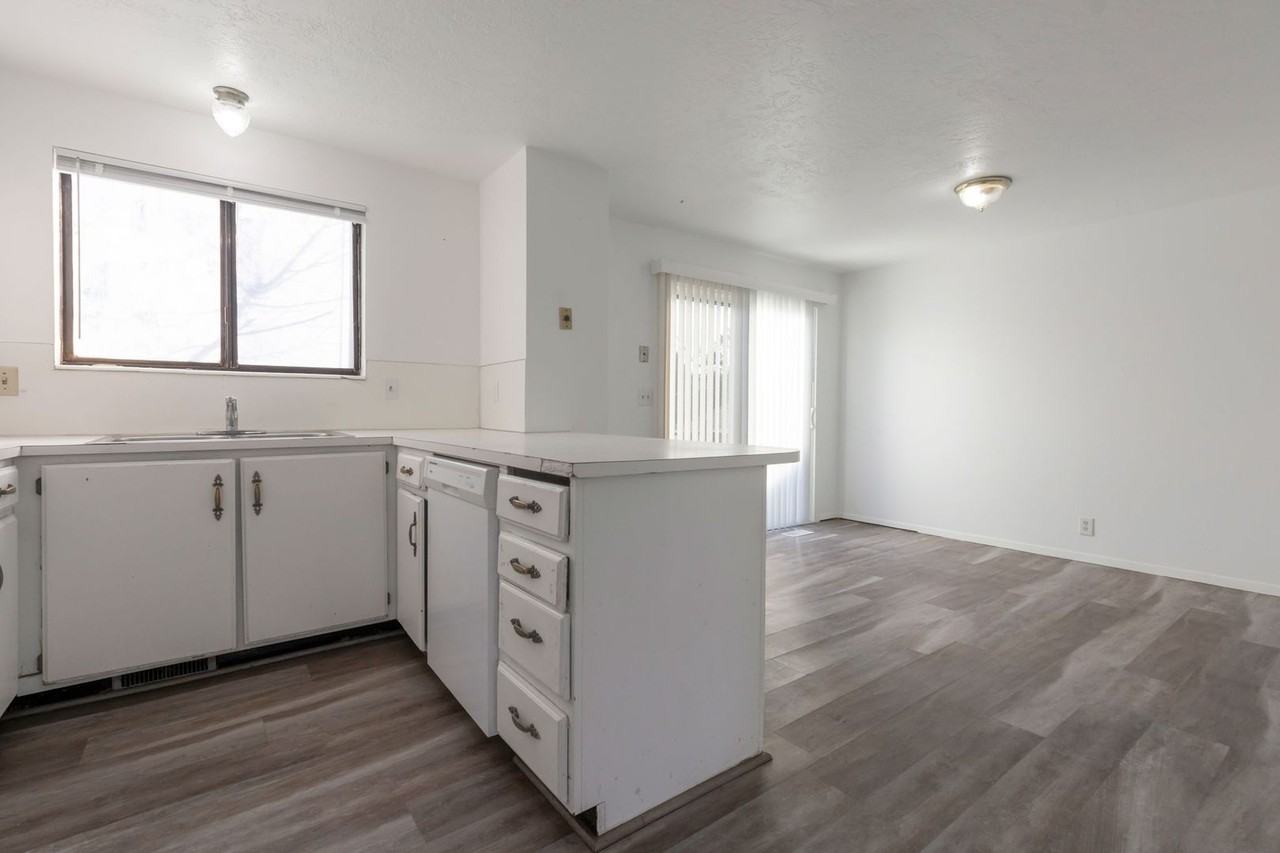 5665 W 3980 S - Photo 3 of 22